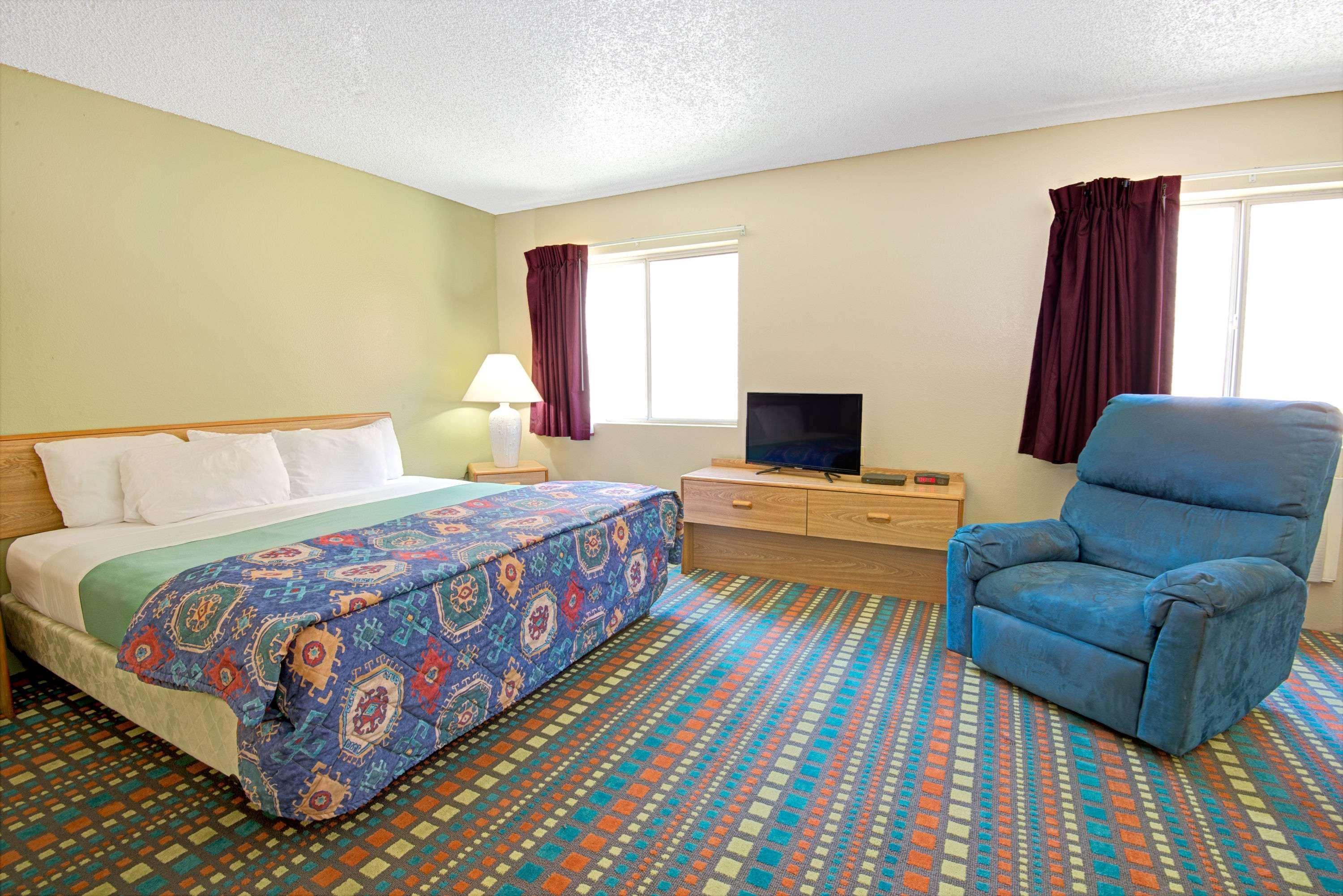 Hotel Super 8 by Wyndham Belen NM Exterior foto