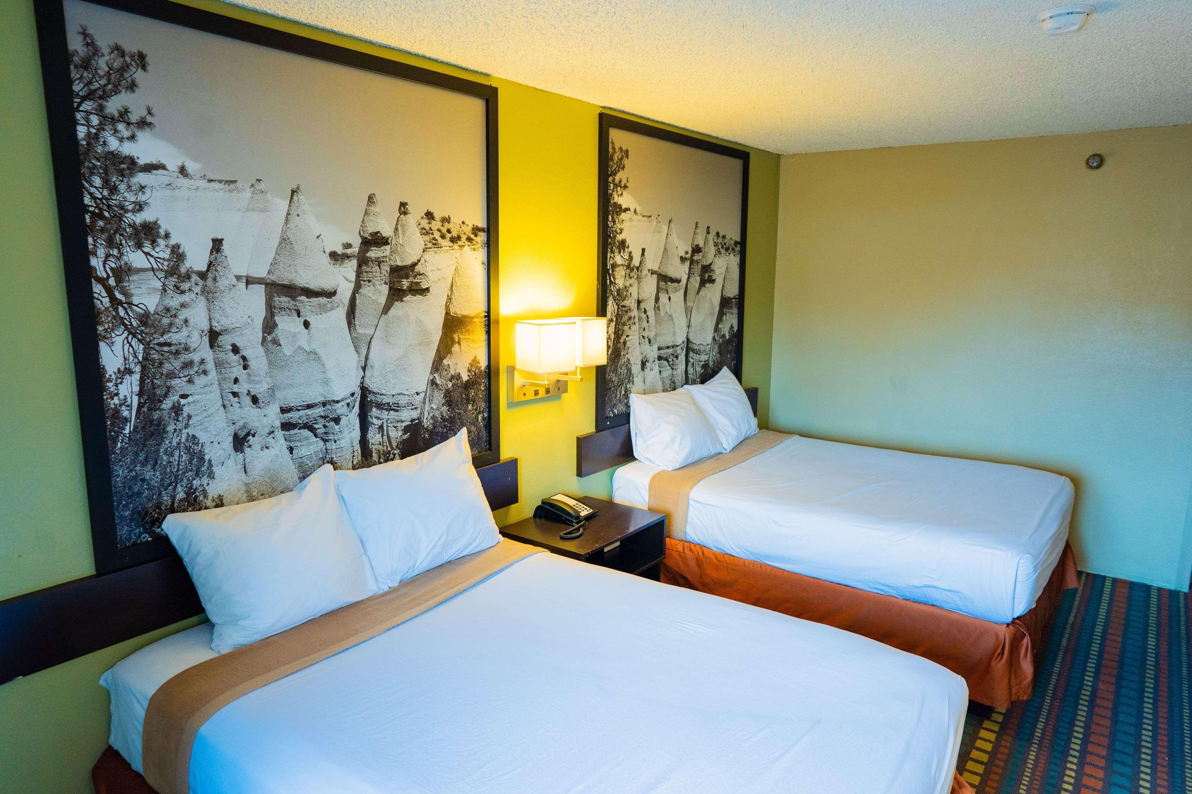 Hotel Super 8 by Wyndham Belen NM Exterior foto
